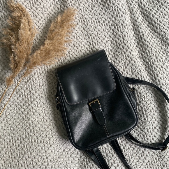 Accessories - VINTAGE BLACK LEATHER BACKPACK